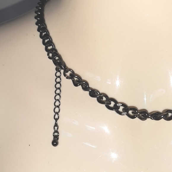 **3/$25** Edgy Necklace - Black & Onyx Like Stone - Gunmetal - Great Condition! - Picture 3 of 3